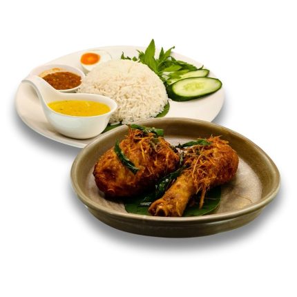 Nasi Putih Ayam Goreng Berempah Besar bersama kuah Masak Lemak Cili Api